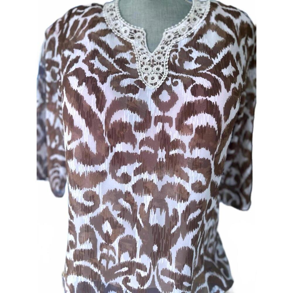 Alfred Dunner Women’s Blouse Size 12P Brown White Pull-On Top Short Sleeve Shirt